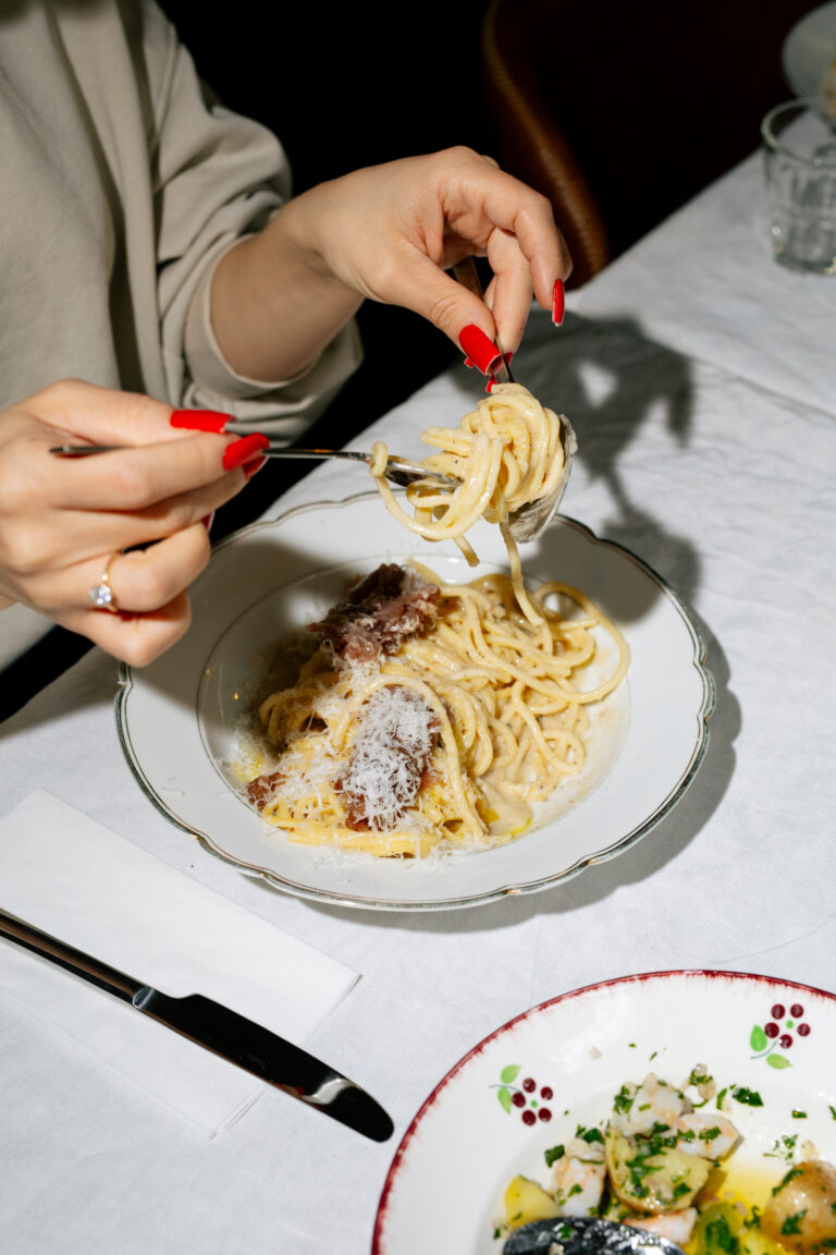 Makaron cacio e peppe na włoską ucztę na urodzinowy weekend